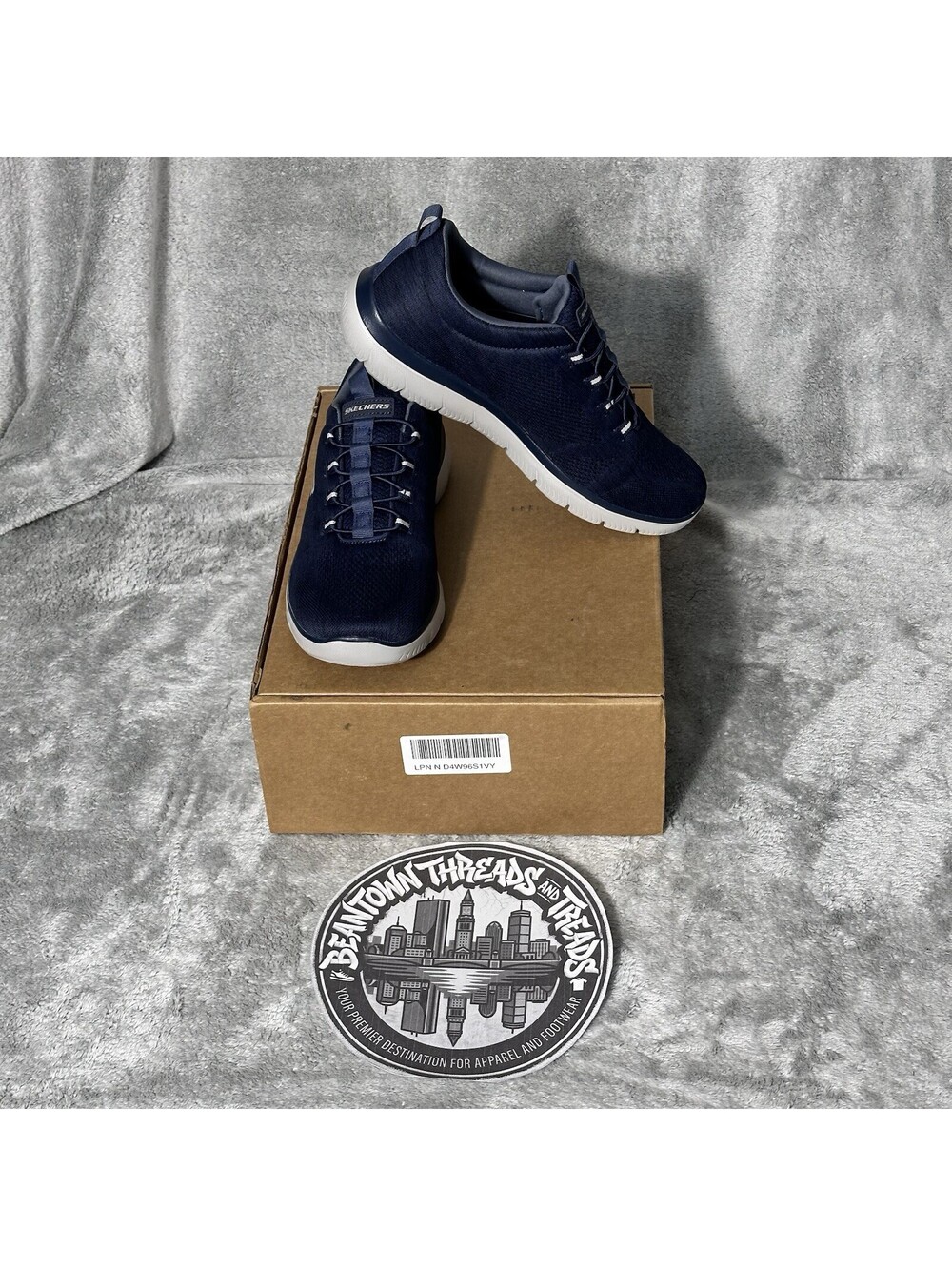 Skechers Men'sSize 11.5  Summits Louvin Lifestyle Navy Mesh Upper Bungee  Lace